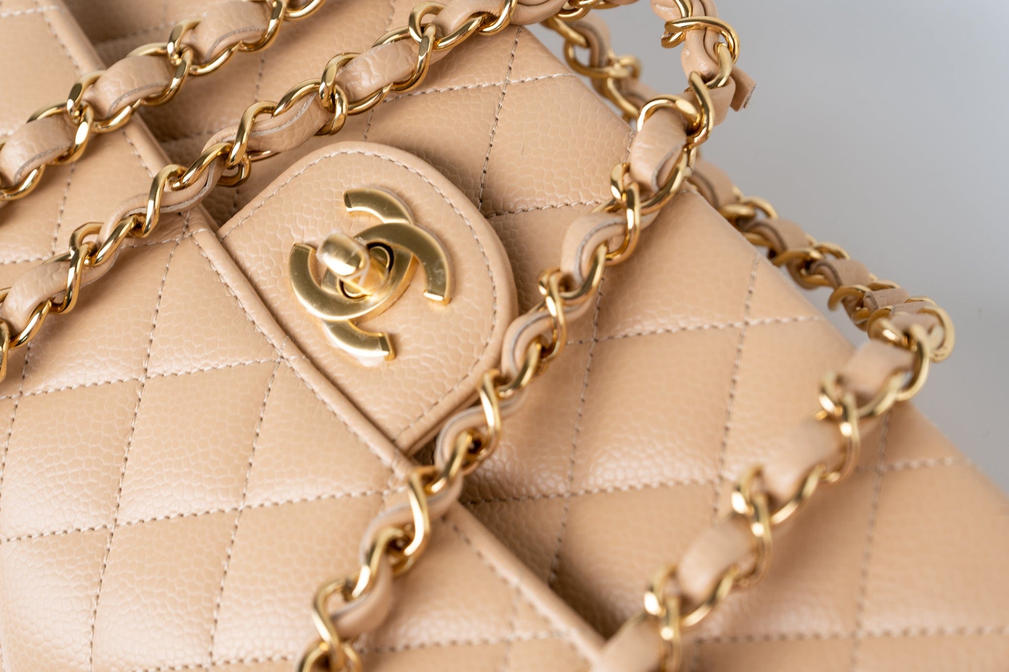 CHANEL Handbag Beige Clair Caviar Quilted Classic Flap Small Gold Hardware -Knockoff
