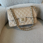 CHANEL Handbag Beige Clair Caviar Quilted Jumbo Classic Flap LGHW -Knockoff
