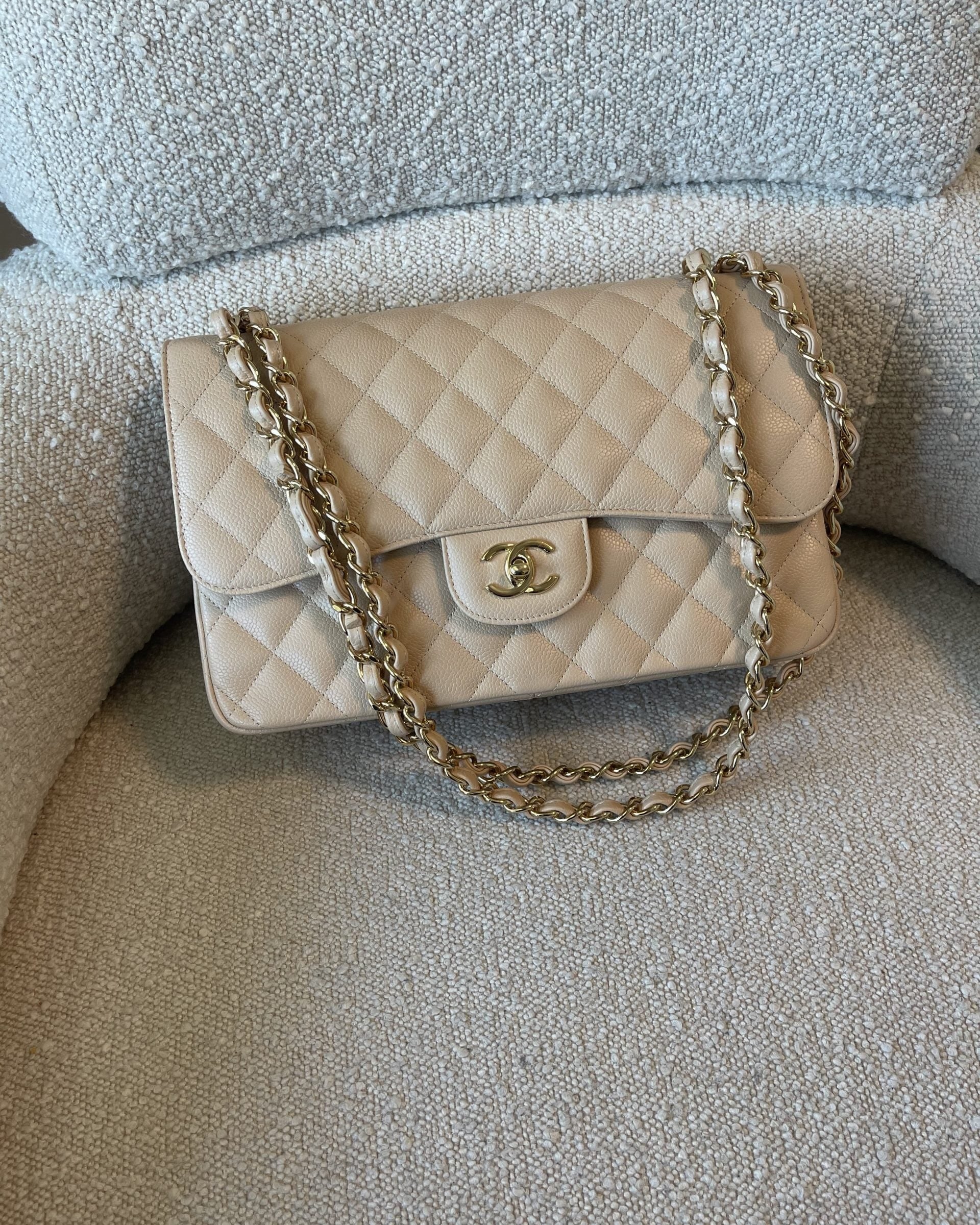 CHANEL Handbag Beige Clair Caviar Quilted Jumbo Classic Flap LGHW -Knockoff
