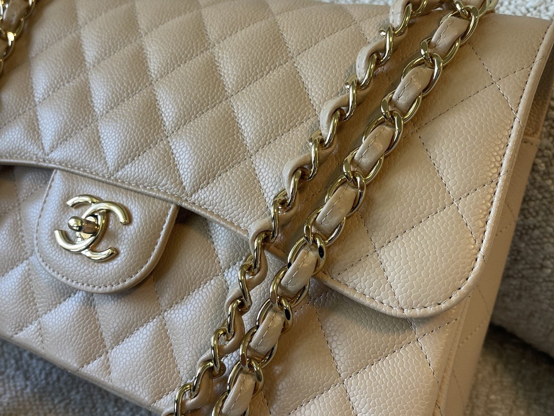 CHANEL Handbag Beige Clair Caviar Quilted Jumbo Classic Flap LGHW -Knockoff
