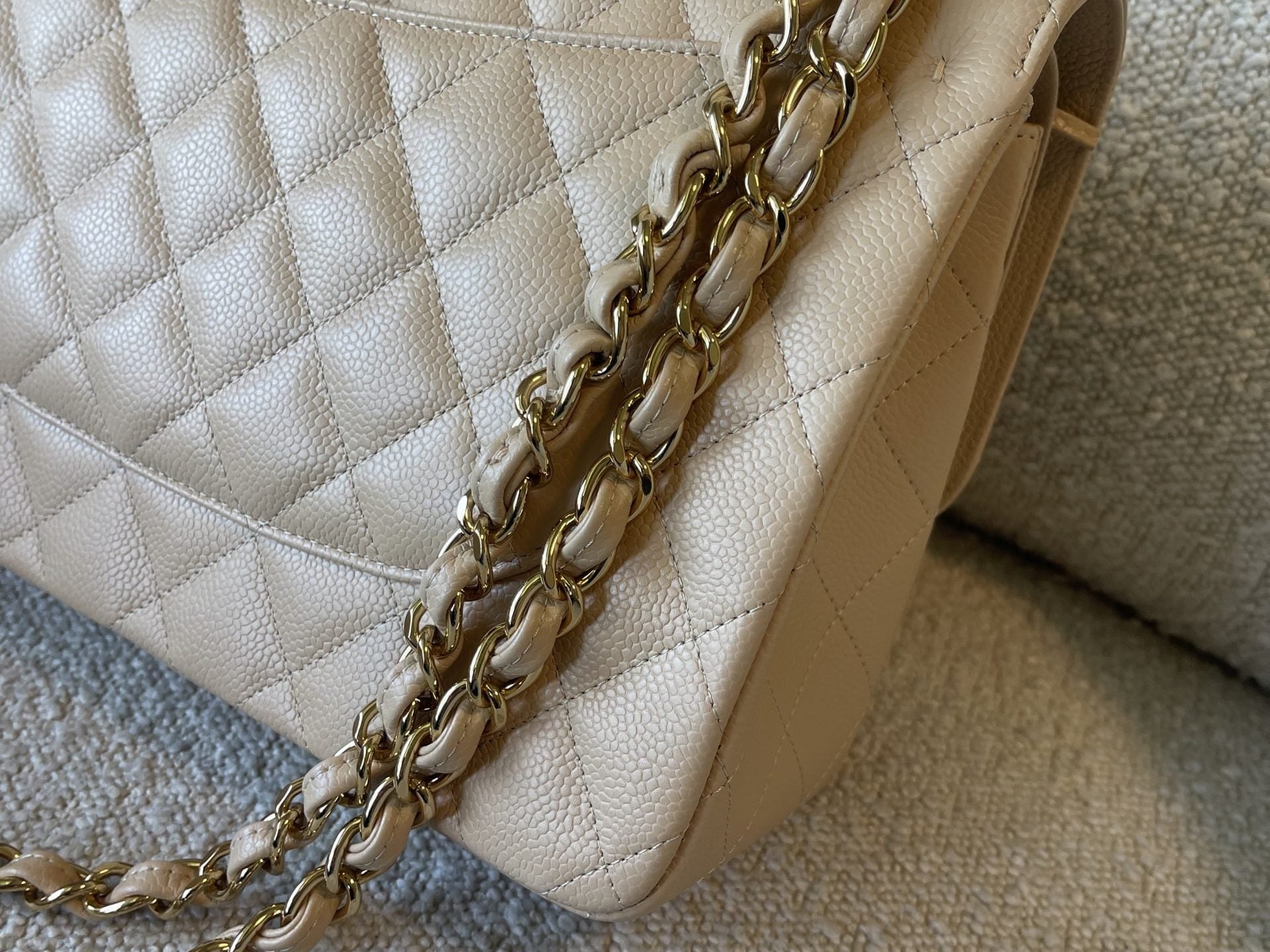 CHANEL Handbag Beige Clair Caviar Quilted Jumbo Classic Flap LGHW -Knockoff
