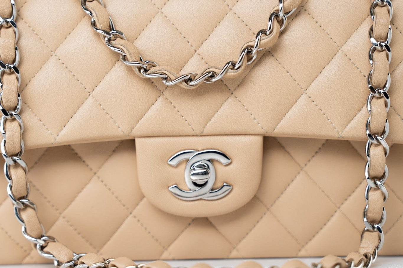 CHANEL Handbag Beige Clair Lambskin Quilted Classic Flap Medium Silver Hardware -Knockoff
