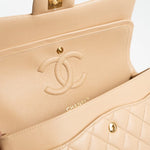 CHANEL Handbag Beige Lambskin Quilted Classic Flap Medium GHW -Knockoff
