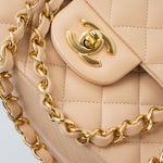 CHANEL Handbag Beige Lambskin Quilted Classic Flap Medium GHW -Knockoff
