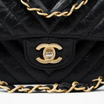 CHANEL Handbag Black 18B Metallic Black Crumpled Calfskin Chevron Classic Flap Medium Aged Gold Hardware -Knockoff
