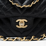 CHANEL Handbag Black 18B Metallic Black Crumpled Calfskin Chevron Classic Flap Medium Aged Gold Hardware -Knockoff
