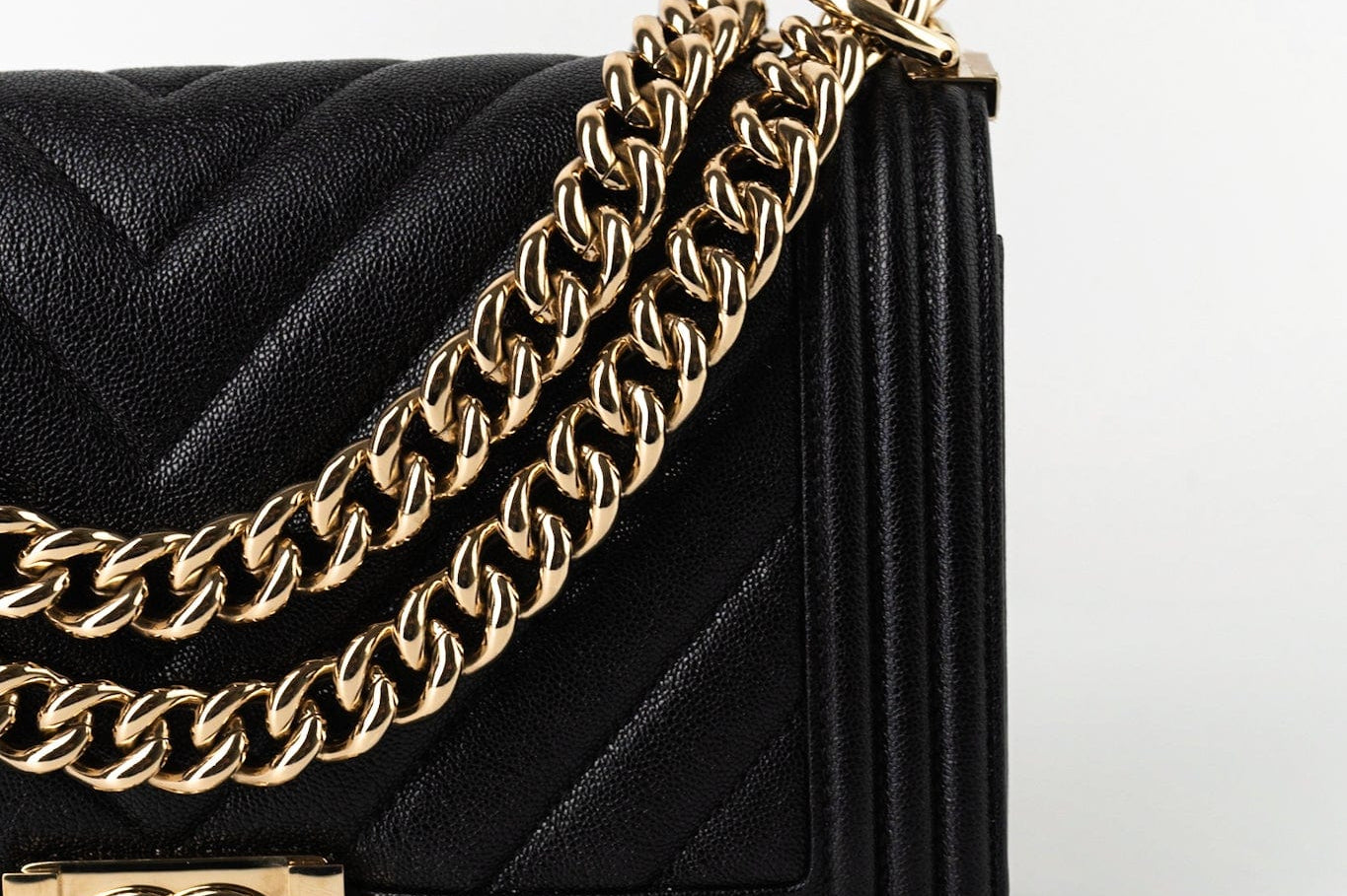 CHANEL Handbag Black 19S Shiny Black Caviar Chevron Boy Bag Medium Champagne Gold Hardware -Knockoff
