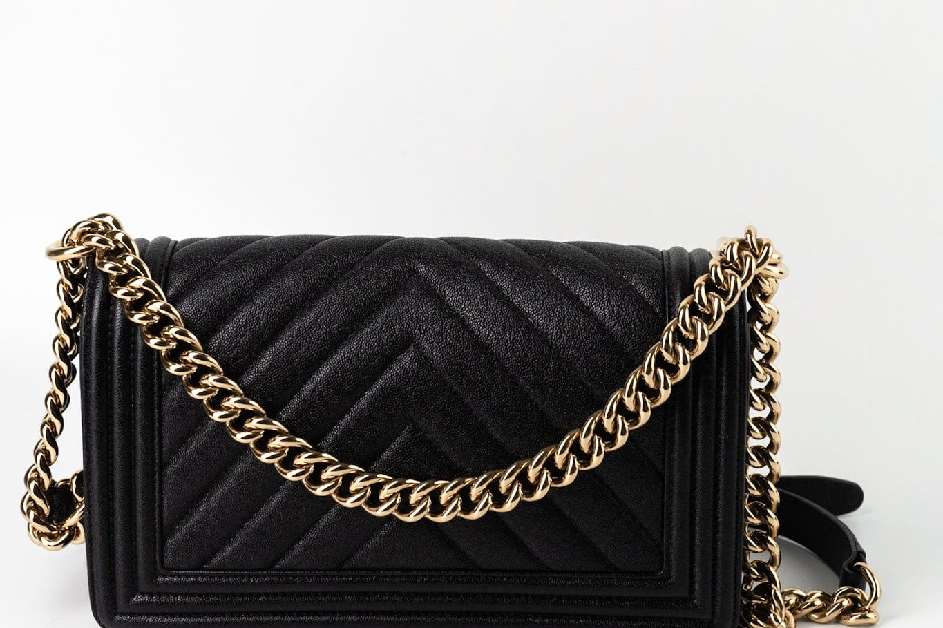 CHANEL Handbag Black 19S Shiny Black Caviar Chevron Boy Bag Medium Champagne Gold Hardware -Knockoff
