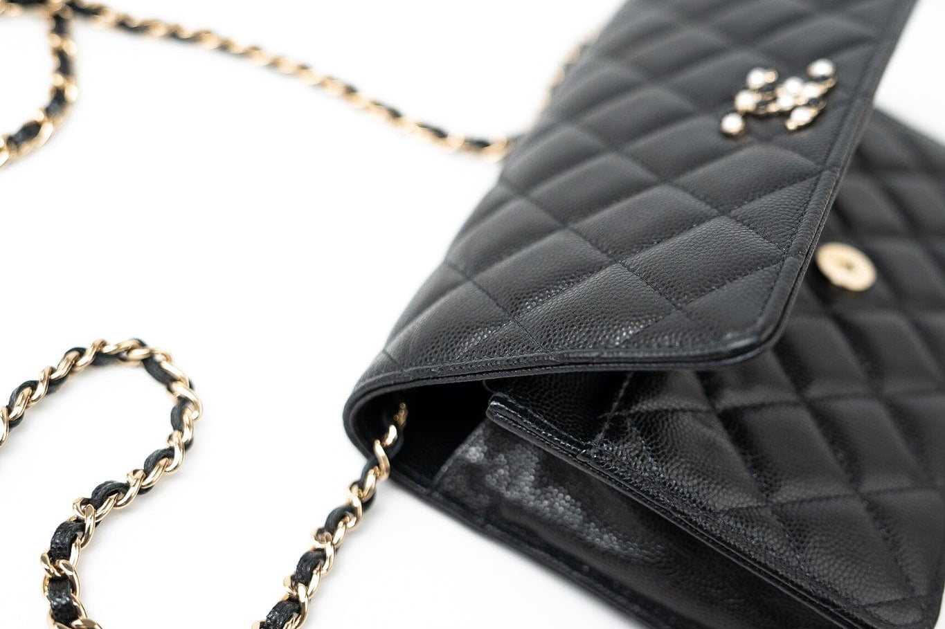 CHANEL Handbag Black Black Caviar Quilted Wallet On Chain Pearly CC Light Gold Hardware (woc -Knockoff
