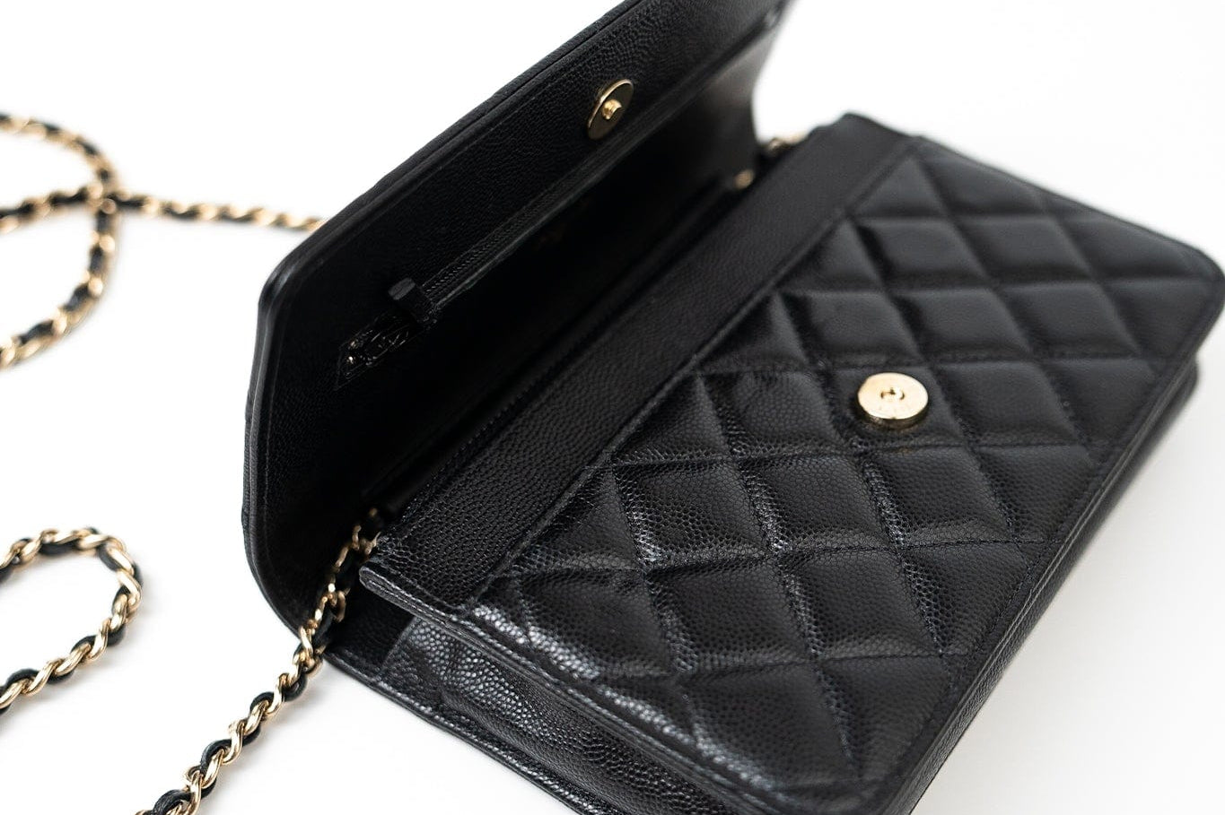 CHANEL Handbag Black Black Caviar Quilted Wallet On Chain Pearly CC Light Gold Hardware (woc -Knockoff
