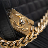 CHANEL Handbag Black Black Lambskin Quilted New Medium Boy Bag Aged Gold Hardware -Knockoff
