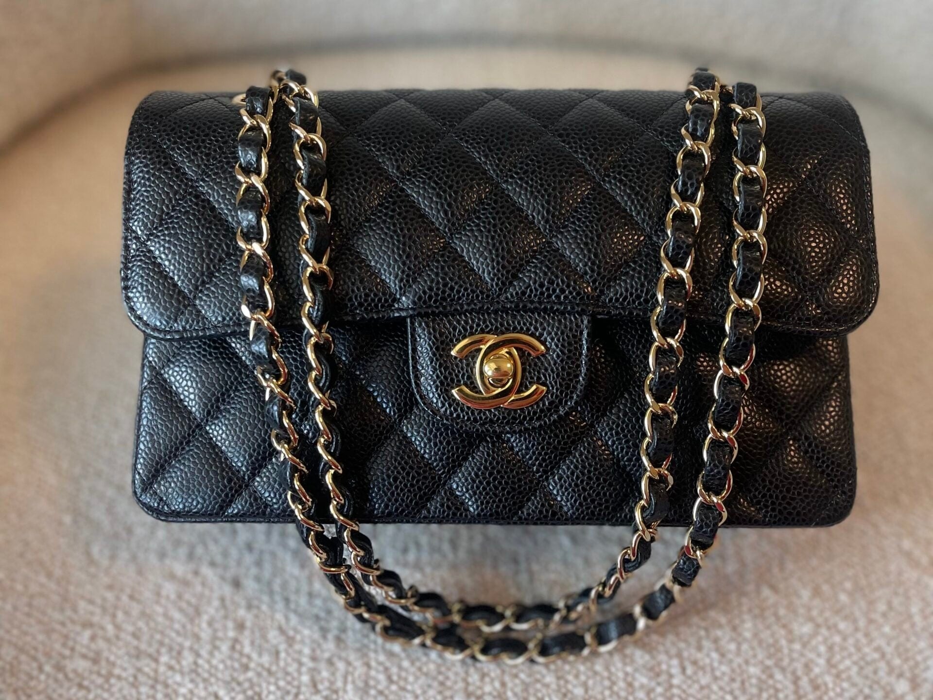 CHANEL Handbag Black Caviar Quilted Classic Double Flap Small Gold Hardware -Knockoff
