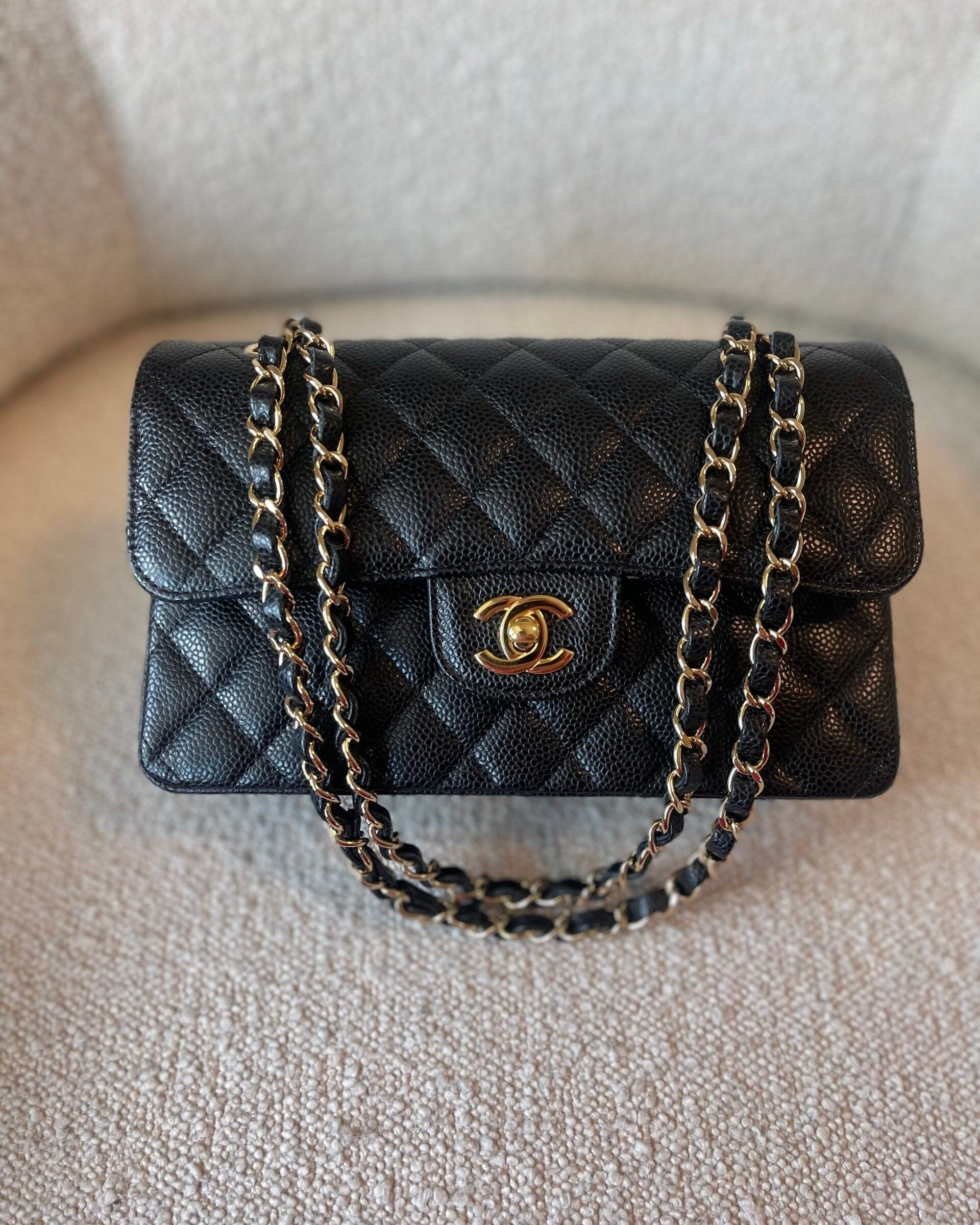 CHANEL Handbag Black Caviar Quilted Classic Double Flap Small Gold Hardware -Knockoff
