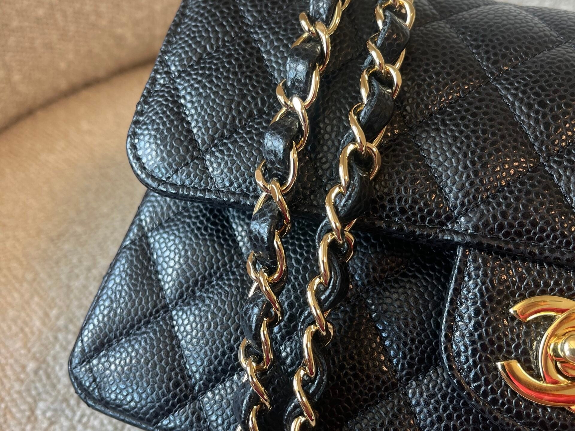 CHANEL Handbag Black Caviar Quilted Classic Double Flap Small Gold Hardware -Knockoff
