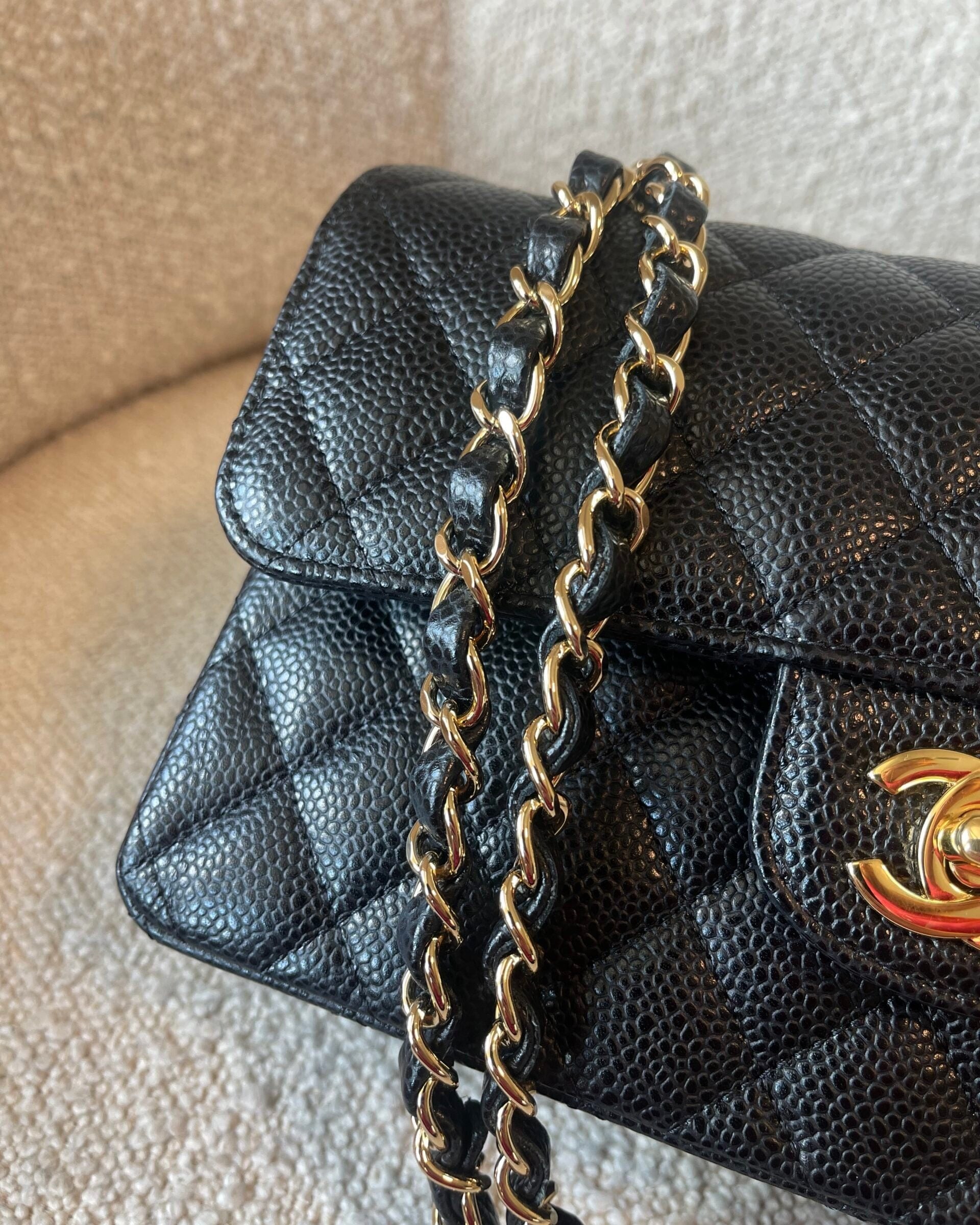 CHANEL Handbag Black Caviar Quilted Classic Double Flap Small Gold Hardware -Knockoff
