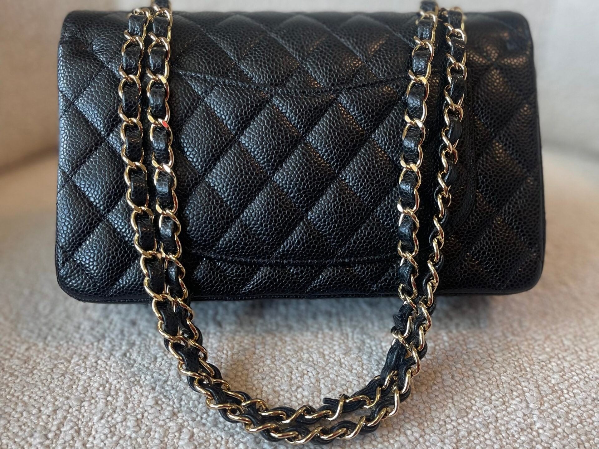 CHANEL Handbag Black Caviar Quilted Classic Double Flap Small Gold Hardware -Knockoff
