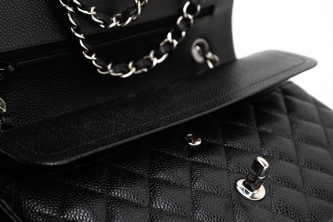 CHANEL Handbag Black Caviar Quilted Classic Flap Medium Silver Hardware -Knockoff
