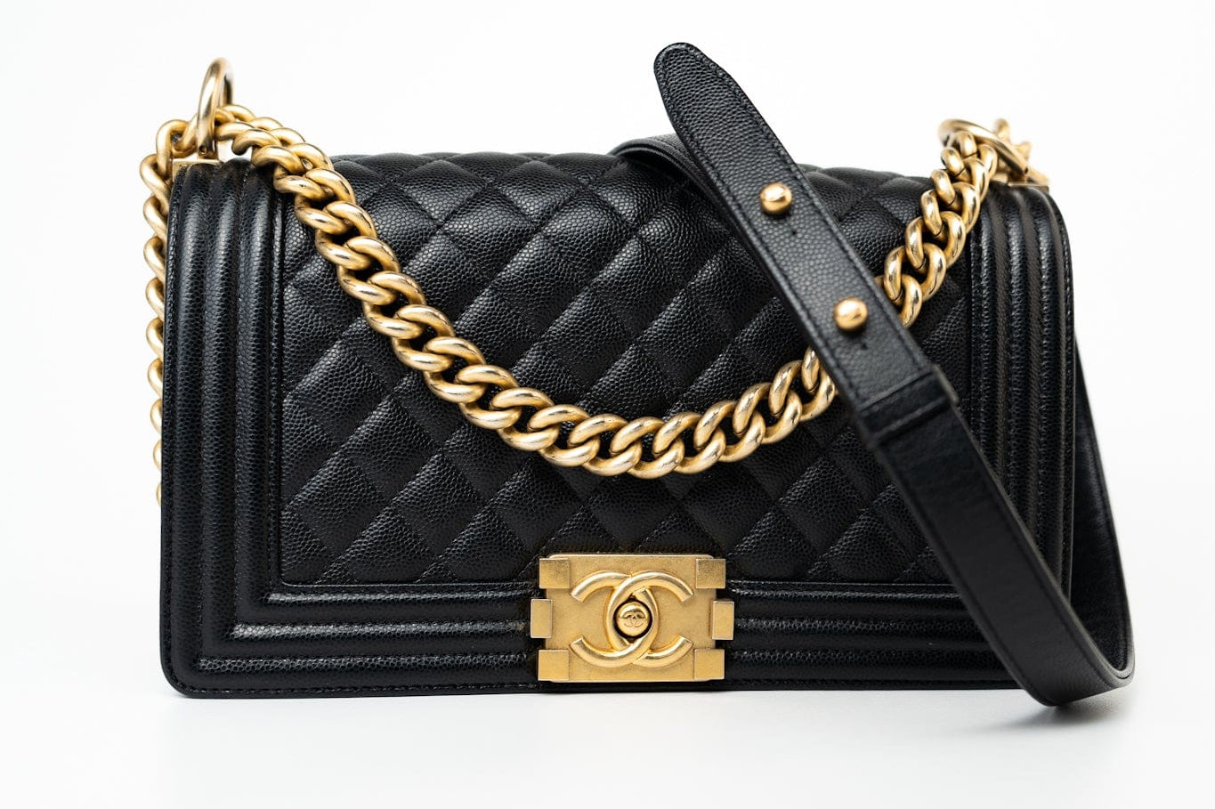 CHANEL Handbag Black Caviar Quilted Old Medium Boy Bag Aged Gold Hardware -Knockoff
