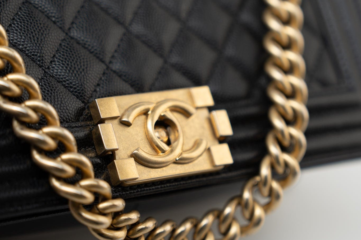 CHANEL Handbag Black Caviar Quilted Old Medium Boy Bag Aged Gold Hardware -Knockoff
