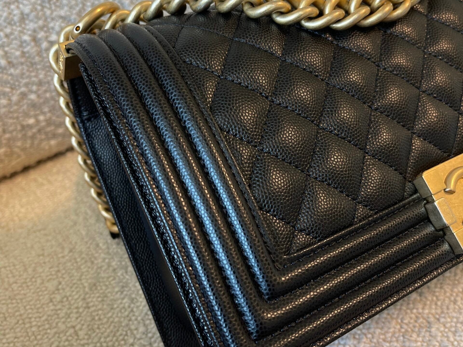 CHANEL Handbag Black Caviar Quilted Old Medium Boy Bag AGHW -Knockoff
