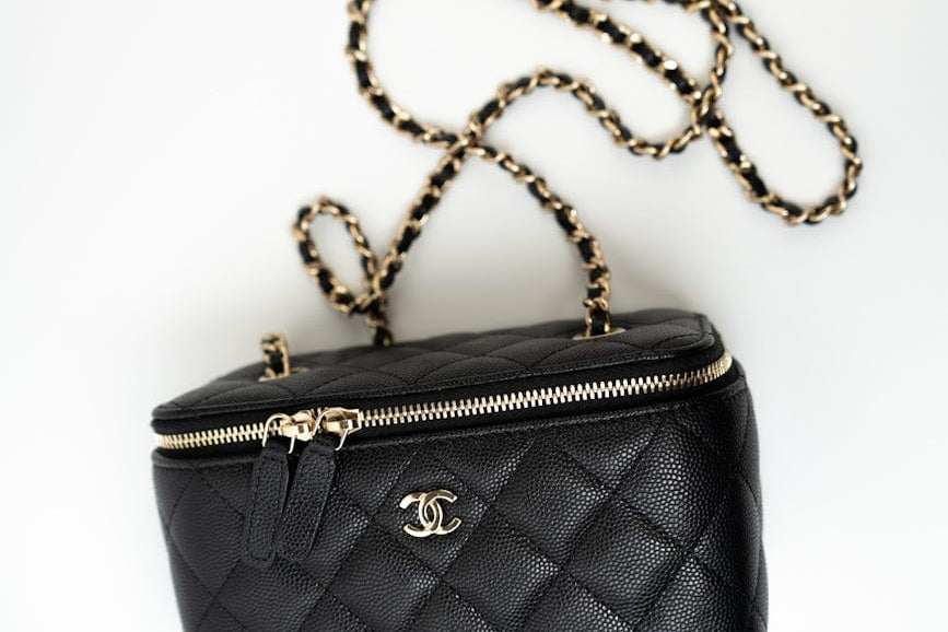 CHANEL Handbag Black Caviar Quilted Small Vanity Case LGHW -Knockoff
