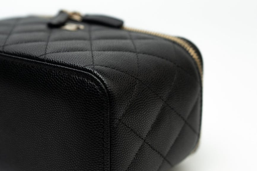 CHANEL Handbag Black Caviar Quilted Small Vanity Case LGHW -Knockoff
