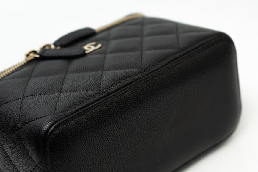 CHANEL Handbag Black Caviar Quilted Small Vanity Case LGHW -Knockoff
