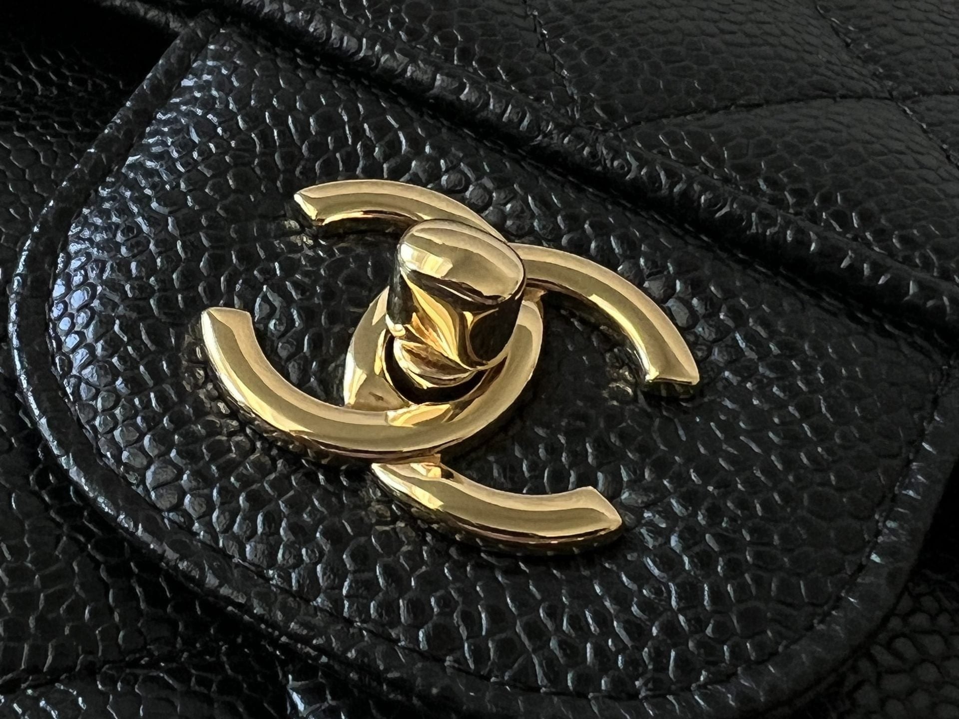 CHANEL Handbag Black Chanel Black Caviar Quilted Jumbo Classic Flap GHW -Knockoff
