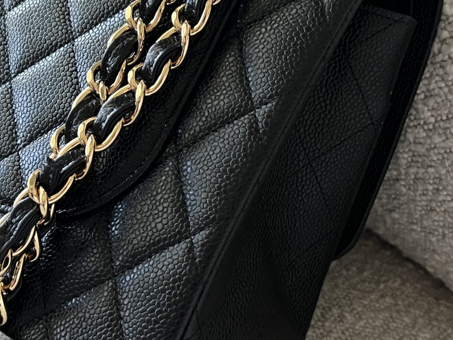 CHANEL Handbag Black Chanel Black Caviar Quilted Jumbo Classic Flap GHW -Knockoff
