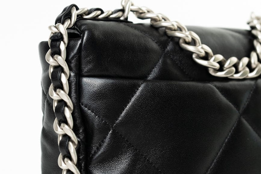 CHANEL Handbag Black Lambskin Quilted 19 Flap Small -Knockoff
