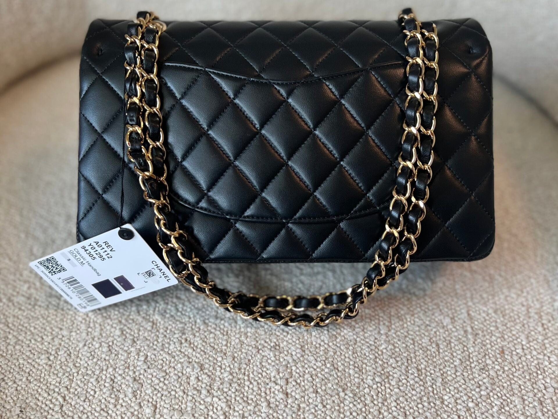 CHANEL Handbag Black Lambskin Quilted Classic Flap Medium GHW -Knockoff
