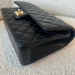 CHANEL Handbag Black Lambskin Quilted Classic Flap Medium GHW -Knockoff
