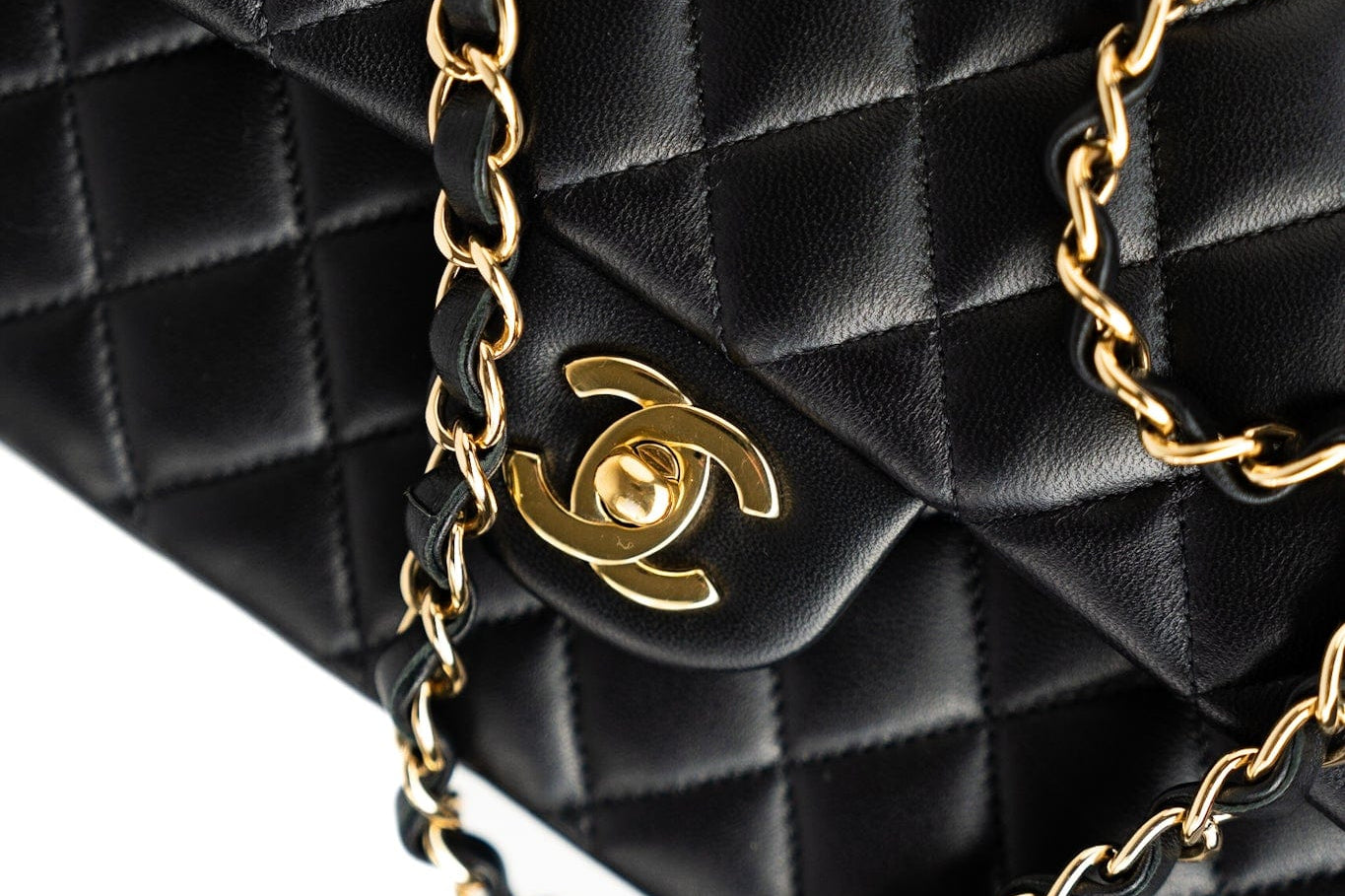 CHANEL Handbag Black Lambskin Quilted Medium Classic Flap Gold Hardware -Knockoff
