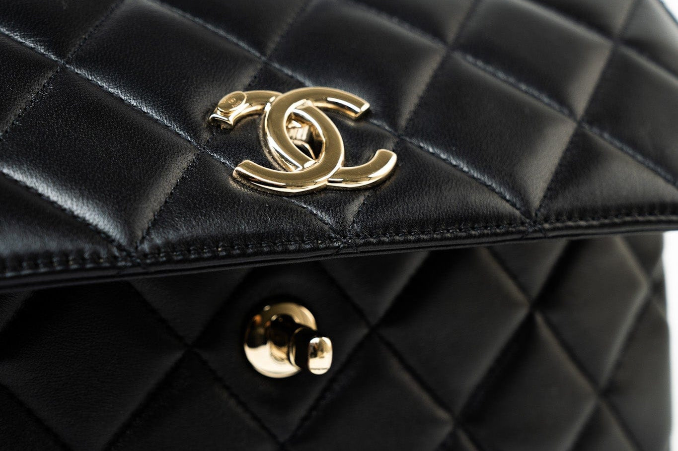 CHANEL Handbag Black Lambskin Quilted Trendy CC Small Light Gold Hardware -Knockoff
