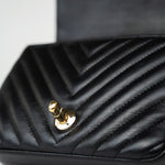 CHANEL Handbag Black Mini Square Black Lambskin Chevron Flap LGHW -Knockoff
