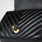 CHANEL Handbag Black Mini Square Black Lambskin Chevron Flap LGHW -Knockoff
