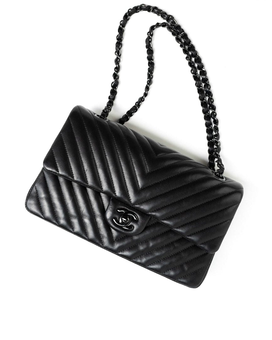 CHANEL Handbag Black So Black Lambskin Chevron Medium Classic Flap -Knockoff
