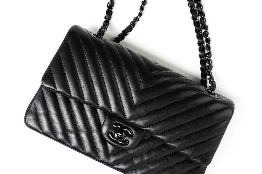 CHANEL Handbag Black So Black Lambskin Chevron Medium Classic Flap -Knockoff
