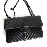 CHANEL Handbag Black So Black Lambskin Chevron Medium Classic Flap -Knockoff
