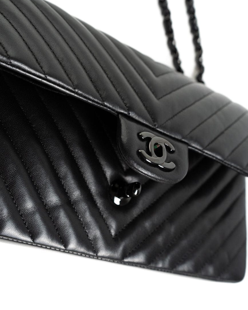 CHANEL Handbag Black So Black Lambskin Chevron Medium Classic Flap -Knockoff
