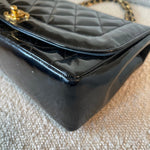 CHANEL Handbag Black Vintage Black Patent Quilted Diana Flap Medium GHW -Knockoff
