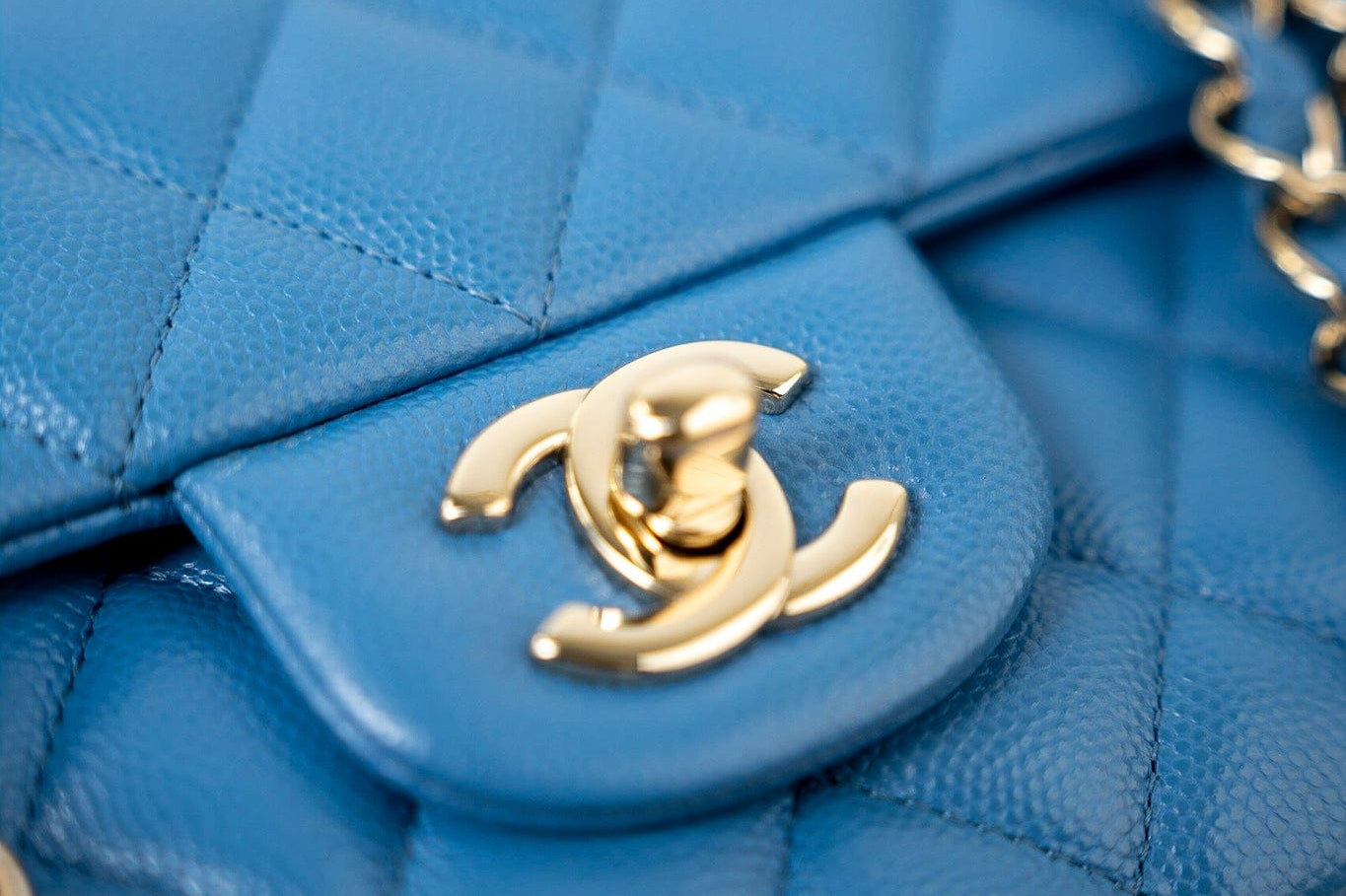 CHANEL Handbag Blue 20S Blue Caviar Quilted Classic Flap Medium Light Gold Hardware -Knockoff
