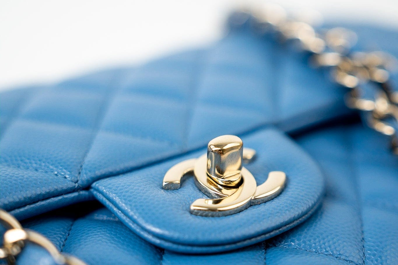 CHANEL Handbag Blue 20S Blue Caviar Quilted Classic Flap Medium Light Gold Hardware -Knockoff
