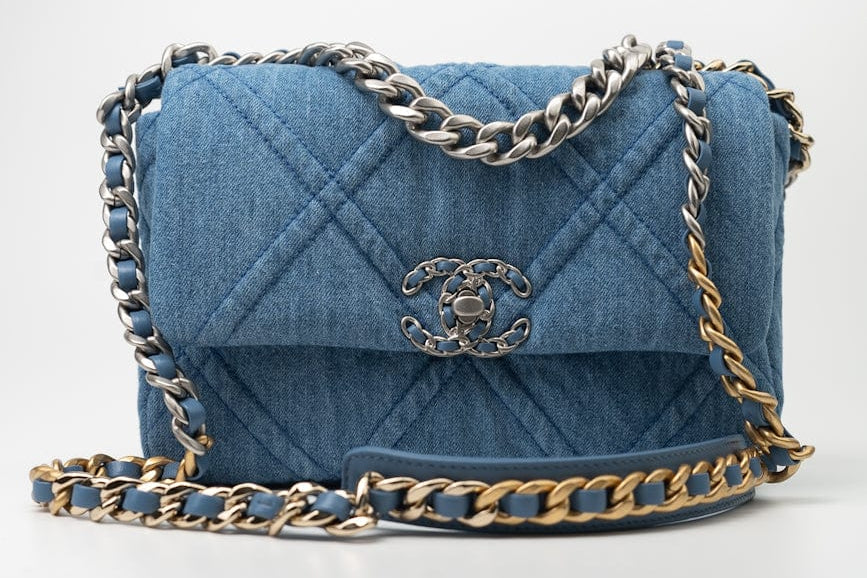 CHANEL Handbag Blue 22P Denim 19 Flap Small Mixed Hardware -Knockoff
