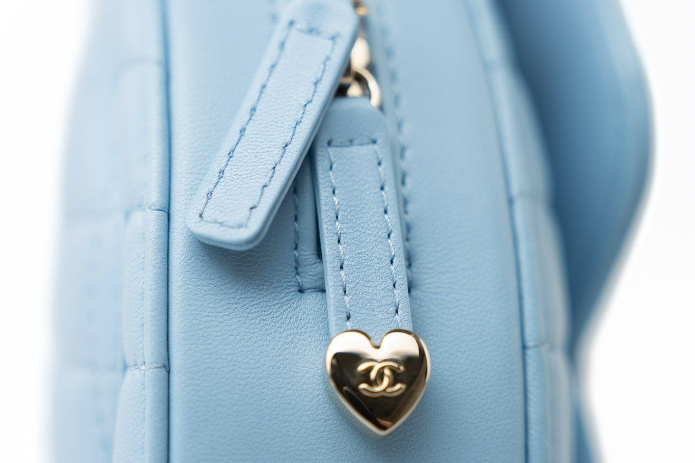 CHANEL Handbag Blue 22S CC In Love Blue Lambskin Quilted Large Heart Bag Light Gold Hardware -Knockoff
