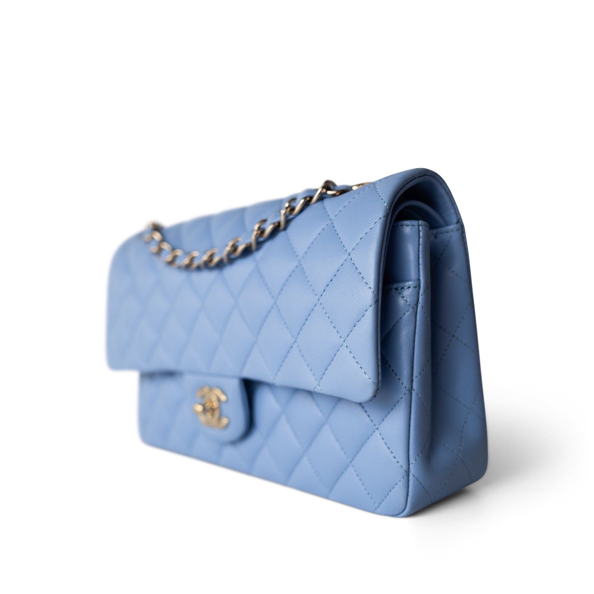 CHANEL Handbag Blue / Classic Flap 21C Sky Blue Lambskin Quilted Classic Flap Light Gold Hardware -Knockoff
