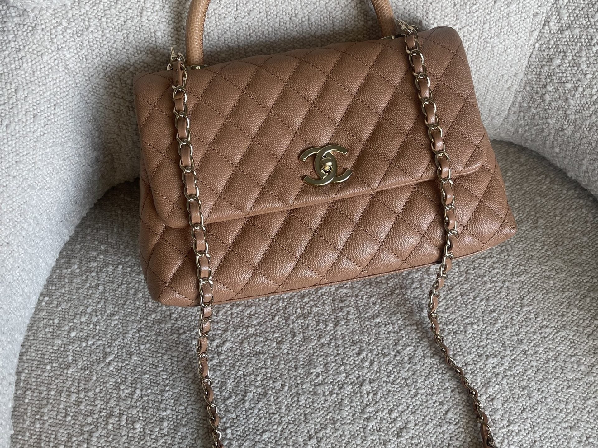 CHANEL Handbag Caramel Caviar Quilted Coco Handle Medium LGHW -Knockoff
