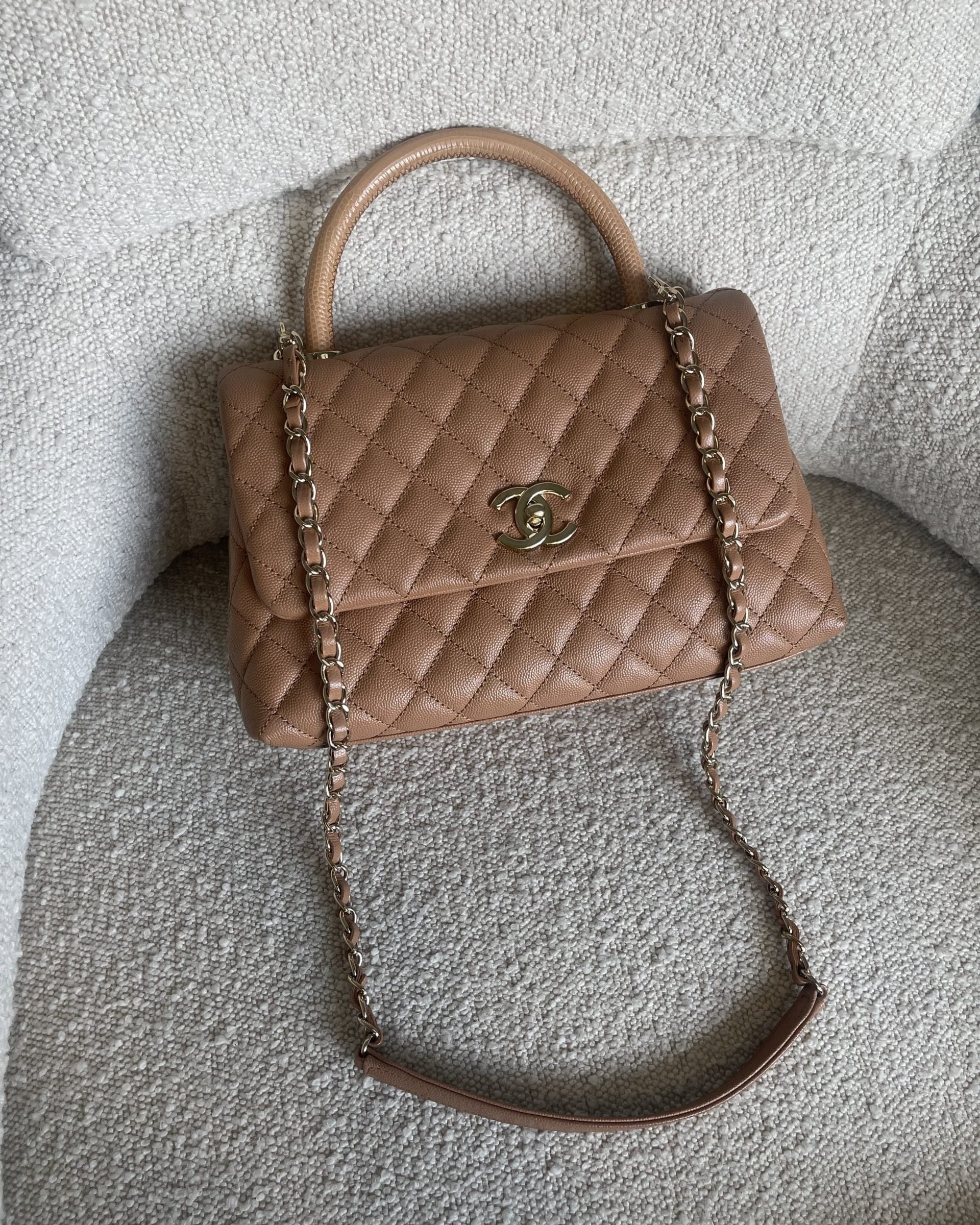 CHANEL Handbag Caramel Caviar Quilted Coco Handle Medium LGHW -Knockoff
