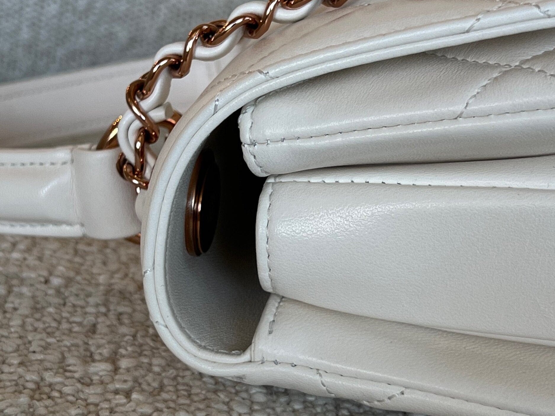 CHANEL Handbag Chanel 21B Small White Lambskin Quilted Trendy CC w/ Rose Gold Hardware -Knockoff
