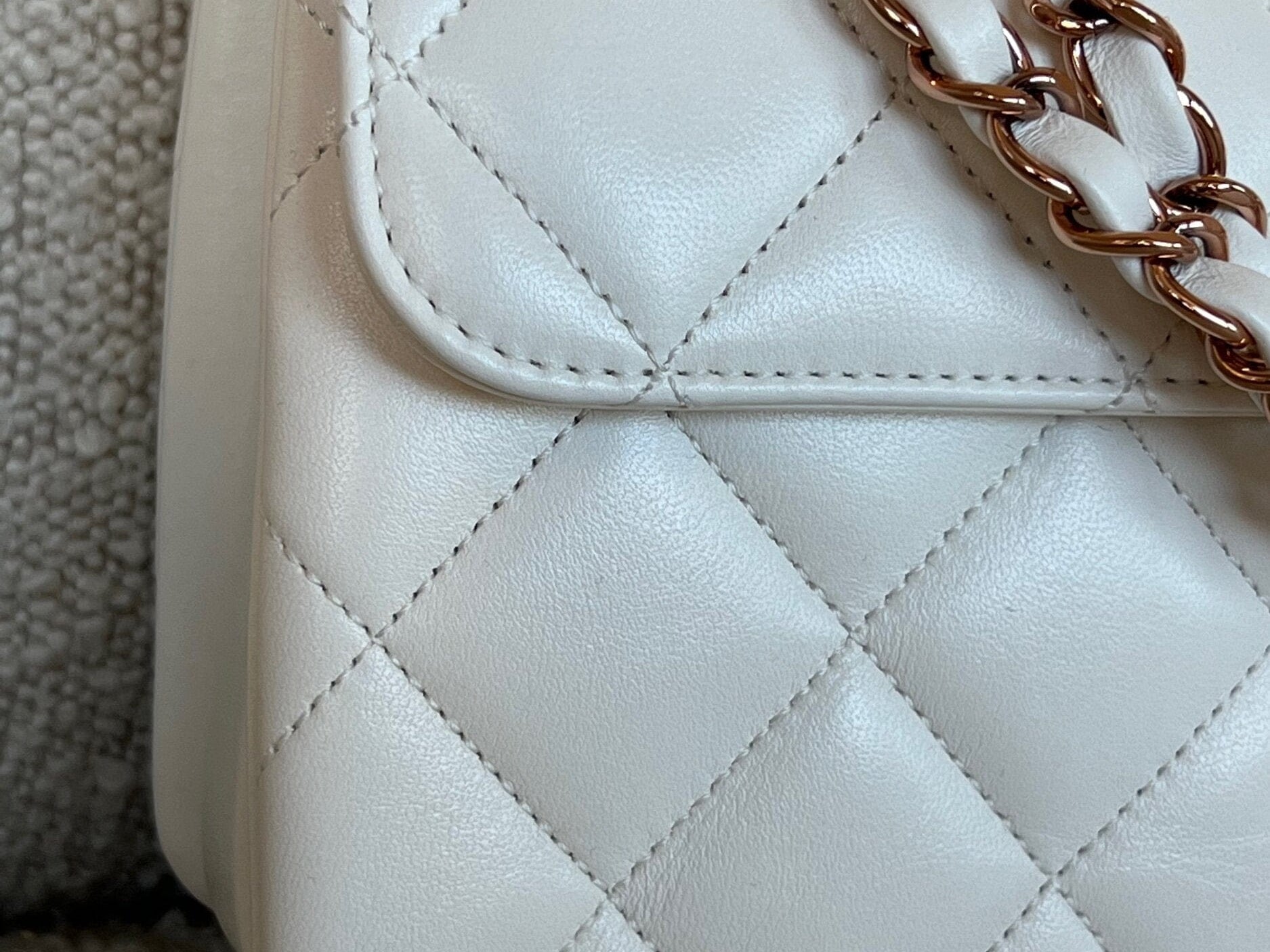 CHANEL Handbag Chanel 21B Small White Lambskin Quilted Trendy CC w/ Rose Gold Hardware -Knockoff
